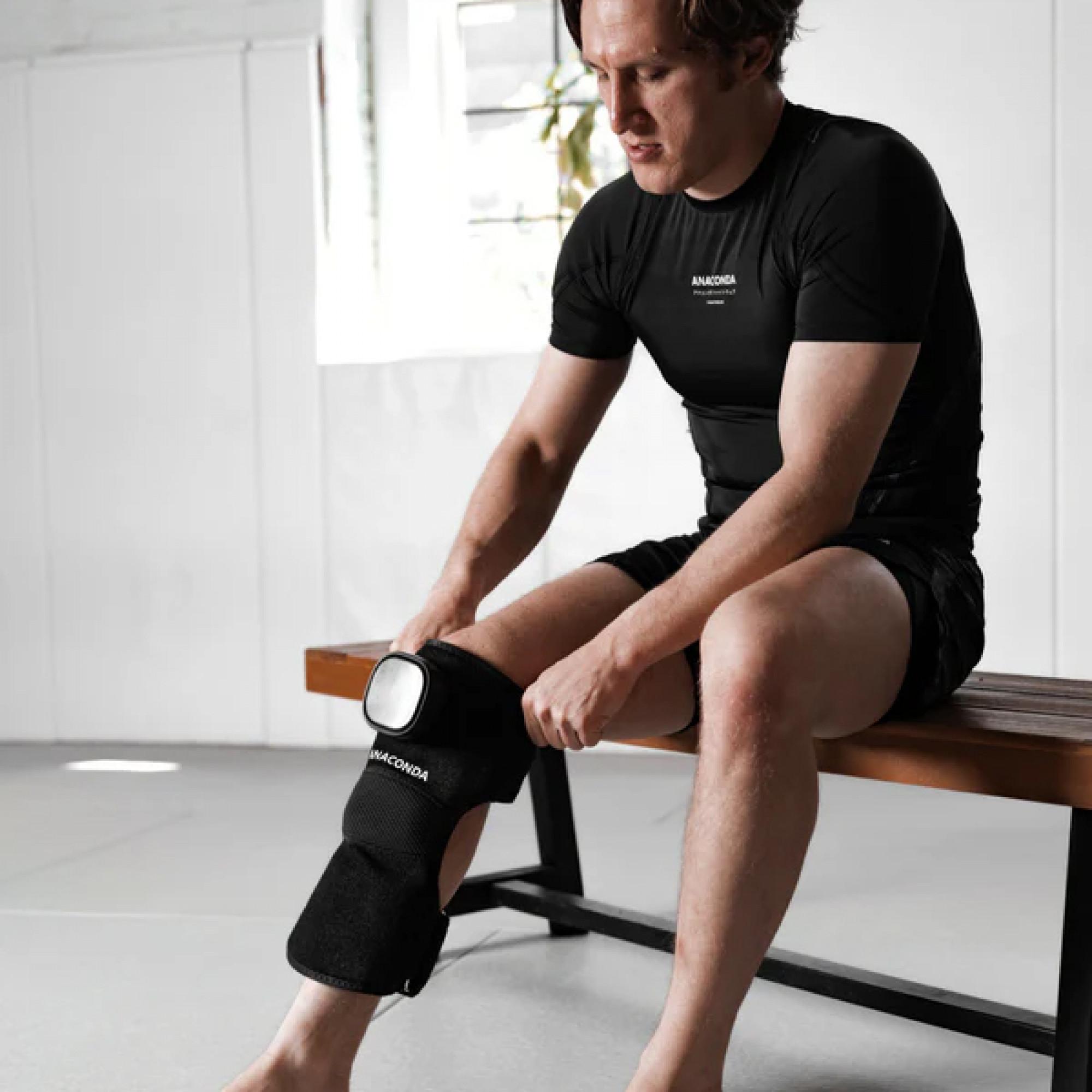 Портативний пристрій для відновлення та полегшення болю в коліні Anaconda Knee Recovery Pro